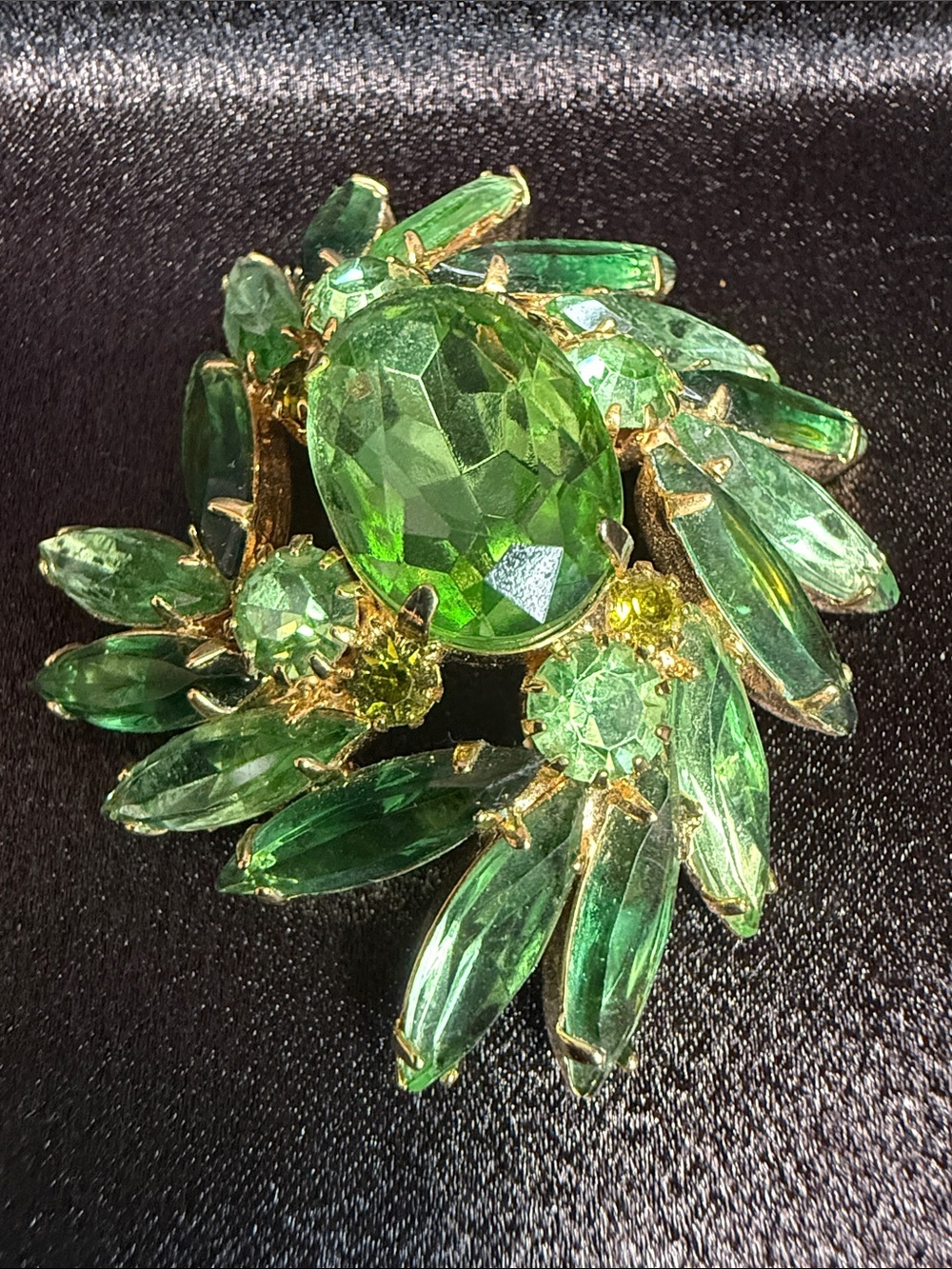 Weiss Signed Vintage Green Rhinestone with Gold Brooch